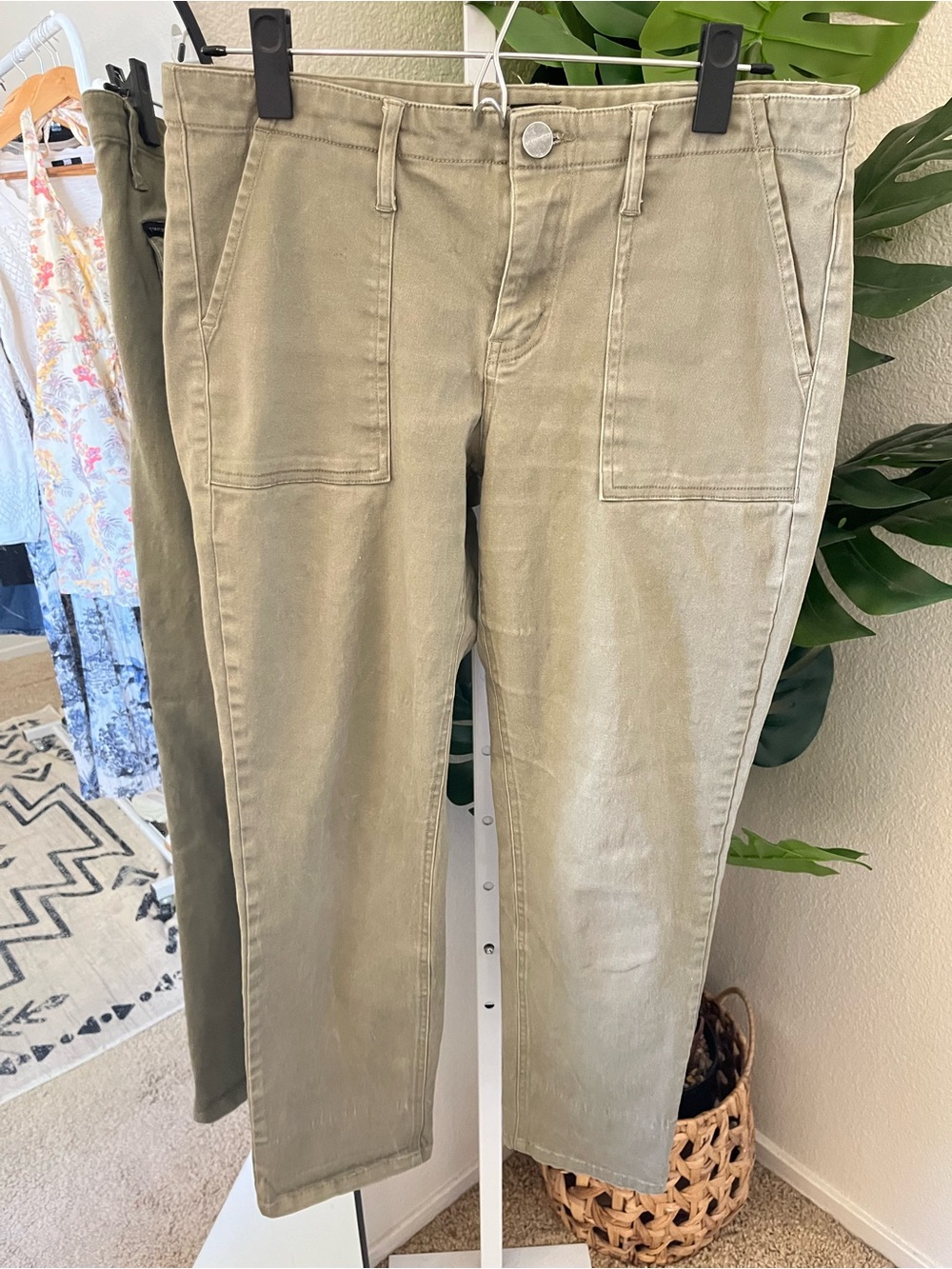 ✨ Sanctuary Olive Utility Crop Pants Size 30
